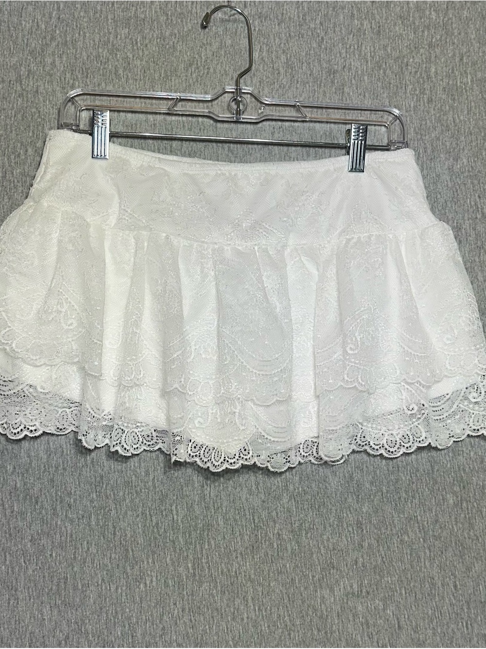 White Low Waist Ruffle Y2K Lacey Skort with Scalloped Hem Aesthetic